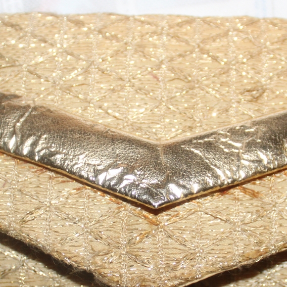 Beautiful Vintage Made in Hong Kong Metallic Gold Woven Chain Purse & wallet - Picture 11 of 15